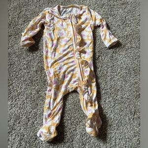 Caden Lane sunshine daisy bamboo zipper ruffle footie - 0-3 months